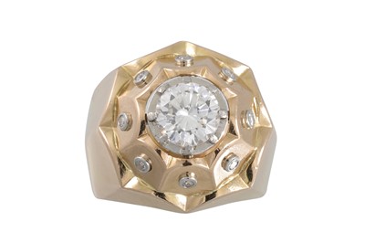 Lot 404 - A DIAMOND SET RETRO RING, the brilliant cut...
