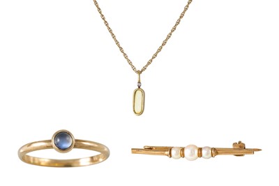 Lot 18 - A DIAMOND SET PENDANT, mounted in yellow gold,...