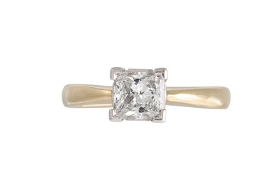 Lot 125 - A DIAMOND SOLITAIRE RING, the princess cut...