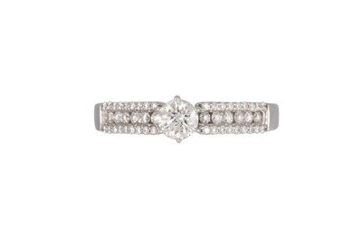 Lot 140 - A DIAMOND SOLITAIRE RING, the brilliant cut...