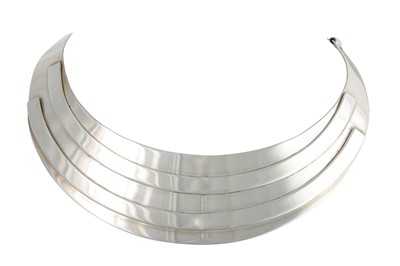 Lot 146 - A STERLING SILVER COLLAR NECKPIECE, of...
