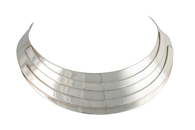 Lot 146 - A STERLING SILVER COLLAR NECKPIECE, of...