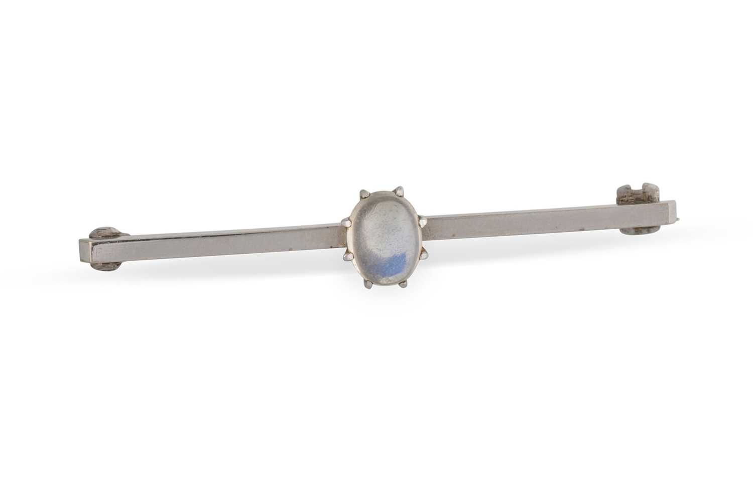 Lot 79 - A VINTAGE 9CT WHITE GOLD BAR BROOCH, set with...