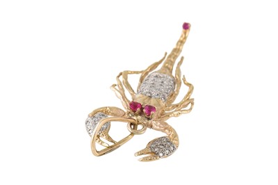 Lot 23 - A 9CT GOLD NOVELTY PENDANT, modelled as a...