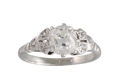 Lot 266 - A DIAMOND SOLITAIRE RING, the cushion cut...