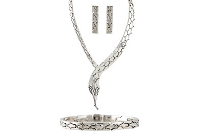 Lot 26 - A SILVER JEWELLERY SUITE, of serpent form,...