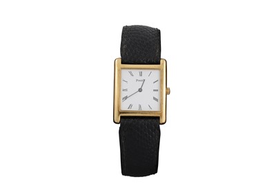 Lot 385 - AN 18CT GOLD LADY'S PIAGET WRIST WATCH, Roman...