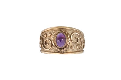 Lot 310 - A 10CT (USA) GOLD RING, set with amethyst (4.3...