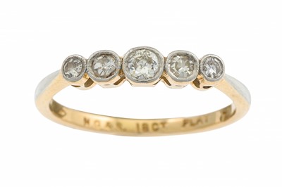Lot 217 - A FIVE STONE DIAMOND RING, the circular...