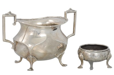 Lot 560 - A GEORGE V SILVER TWIN HANDLED SUGAR BOWL, 291...