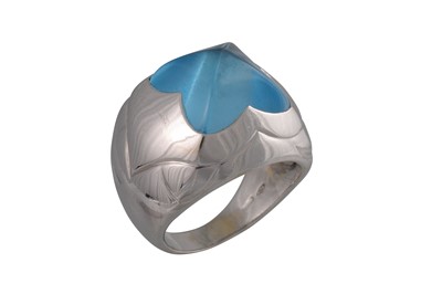 Lot 102 - A VINTAGE BULGARI PYRAMID RING, set with blue...