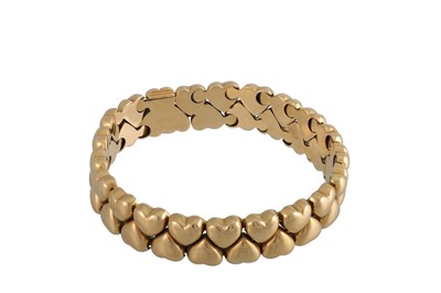 Lot 104 - AN 18CT GOLD CARTIER HEART LINK BRACELET,...