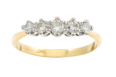 Lot 98 - A FIVE STONE DIAMOND RING, the brilliant cut...