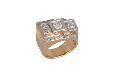 Lot 109 - A 1940S DIAMOND RETRO RING, of architectural...
