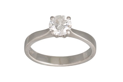 Lot 325 - A DIAMOND SOLITAIRE RING, mounted in platinum....