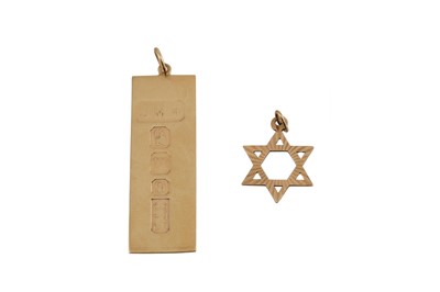 Lot 167 - A 9CT GOLD 'STAR OF DAVID' PENDANT, 1 g....