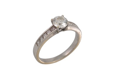 Lot 23 - A DIAMOND SOLITAIRE RING, the brilliant cut...