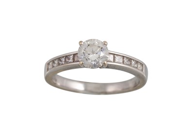 Lot 23 - A DIAMOND SOLITAIRE RING, the brilliant cut...