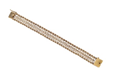 Lot 257 - A 14CT GOLD WIRE MESH LINK BRACELET, 25.8 g.