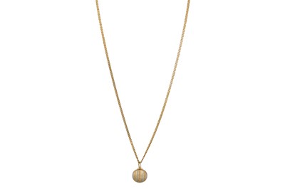 Lot 102 - A THREE COLOUR GOLD PENDANT, to a 18ct gold...