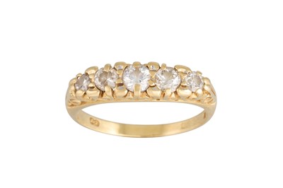 Lot 130 - AN ANTIQUE FIVE STONE DIAMOND RING, the old...