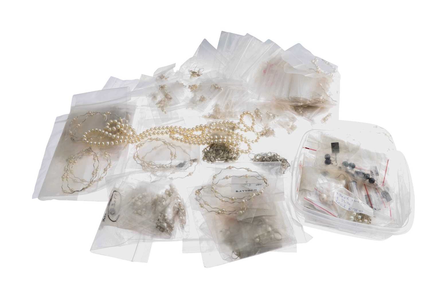 Lot 10 - A LARGE MISCELLANEOUS COLLECTION OF WHITE...