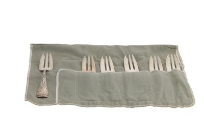 Lot 473 - AN ORNATE SET OF ANTIQUE NORTH AMERICAN...