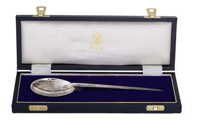 Lot 194 - A MODERN ASPREY SILVER COMMUNION SPOON, cased