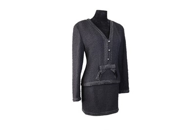 Lot 209 - A 1994 CHANEL TWO PIECE BOUCLÉ SUITE,...
