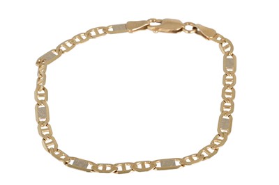 Lot 149 - AN 18CT GOLD FANCY LINK BRACELET, 5.5 g.