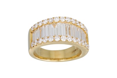Lot 361 - A THREE ROWED DIAMOND RING, the centre row...