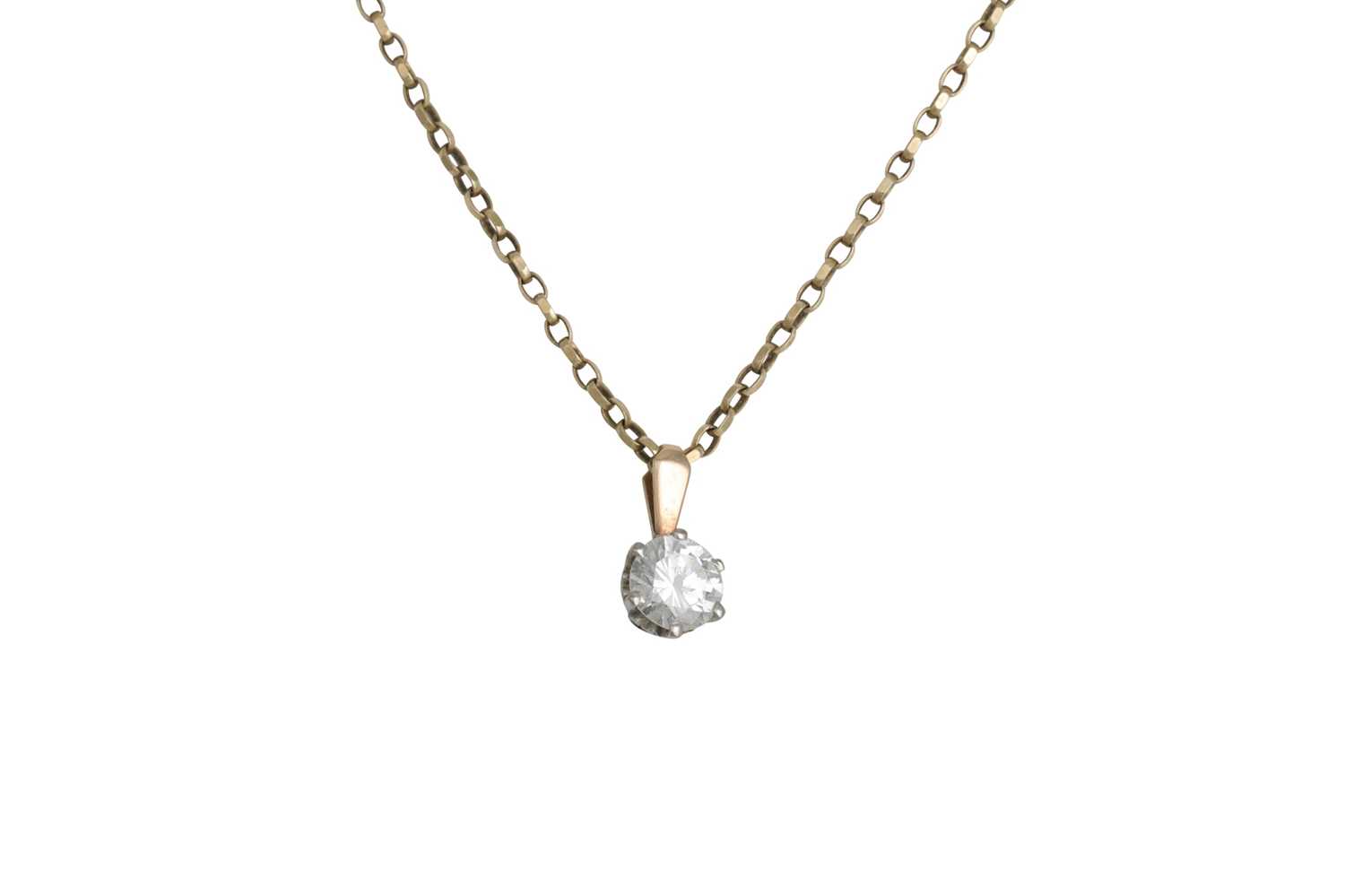 Lot 38 - A DIAMOND SOLITAIRE PENDANT, the round...