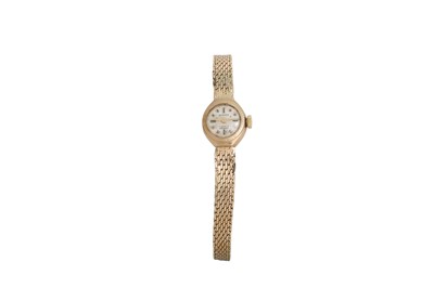 Lot 411 - A 9CT GOLD LADY'S VINTAGE 'GLORIOSA' WRIST...