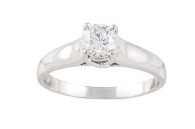 Lot 99 - A DIAMOND SOLITAIRE RING, the brilliant cut...