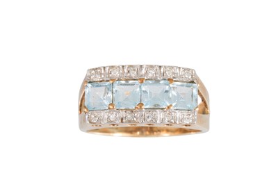 Lot 26 - A DIAMOND AND TOPAZ RING, four princess cut...