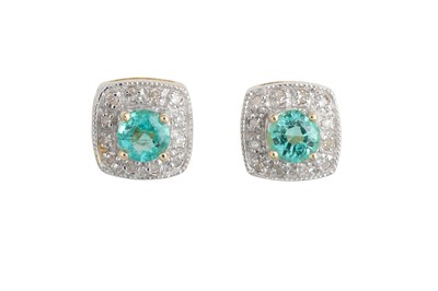 Lot 36 - A PAIR OF DIAMOND AND EMERALD CLUSTER EARRINGS,...
