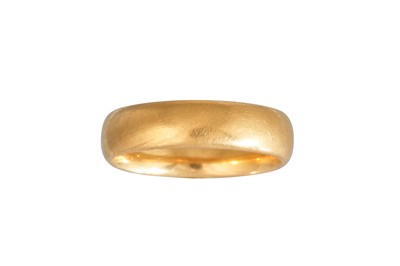 Lot 90 - A 22CT GOLD WEDDING BAND, 6.1 g, Size J