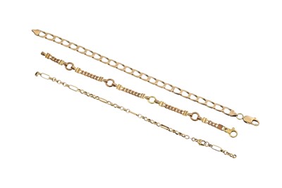 Lot 253 - A COLLECTION OF THREE VARIOUS 9CT GOLD...