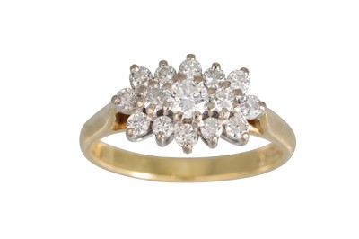 Lot 266 - A DIAMOND CLUSTER RING, the brilliant cut...