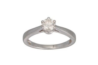 Lot 215 - A DIAMOND SOLITAIRE RING, the brilliant cut...