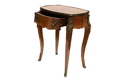 Lot 540 - A FINE QUALITY PAIR OF 20TH CENTURY LOUIS XVI...