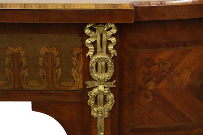Lot 544 - A GOOD QUALITY EARLY 20TH CENTURY SATINWOOD...