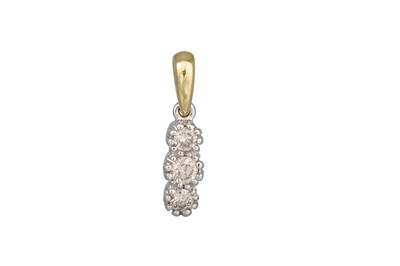 Lot 129 - A THREE STONE DIAMOND PENDANT, the brilliant...
