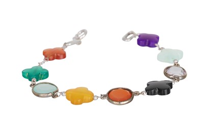 Lot 322 - A MUTI GEM SET BRACELET, shaped chalcedony,...