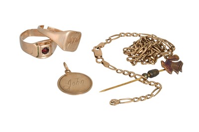 Lot 143 - A COLLECTION OF OF 9CT GOLD ITEMS, consisting...