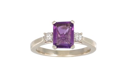 Lot 3 - AN AMETHYST AND DIAMOND THREE STONE DRESS RING,...