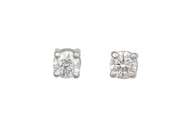 Lot 199 - A PAIR OF DIAMOND STUD EARRINGS, the brilliant...