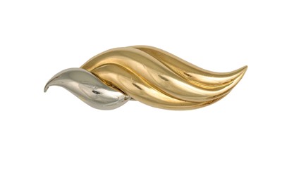 Lot 242 - A VINTAGE 18CT YELLOW AND WHITE GOLD BROOCH,...
