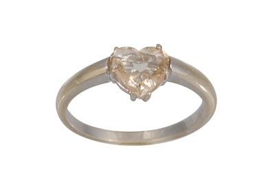 Lot 268 - A DIAMOND SOLITAIRE RING, the brilliant cut...