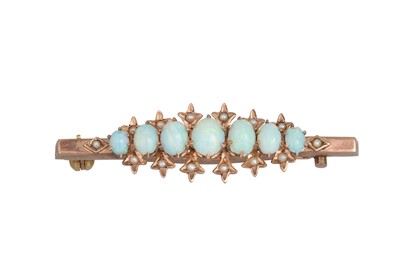 Lot 315 - AN ANTIQUE OPAL BAR BROOCH, the graduated...